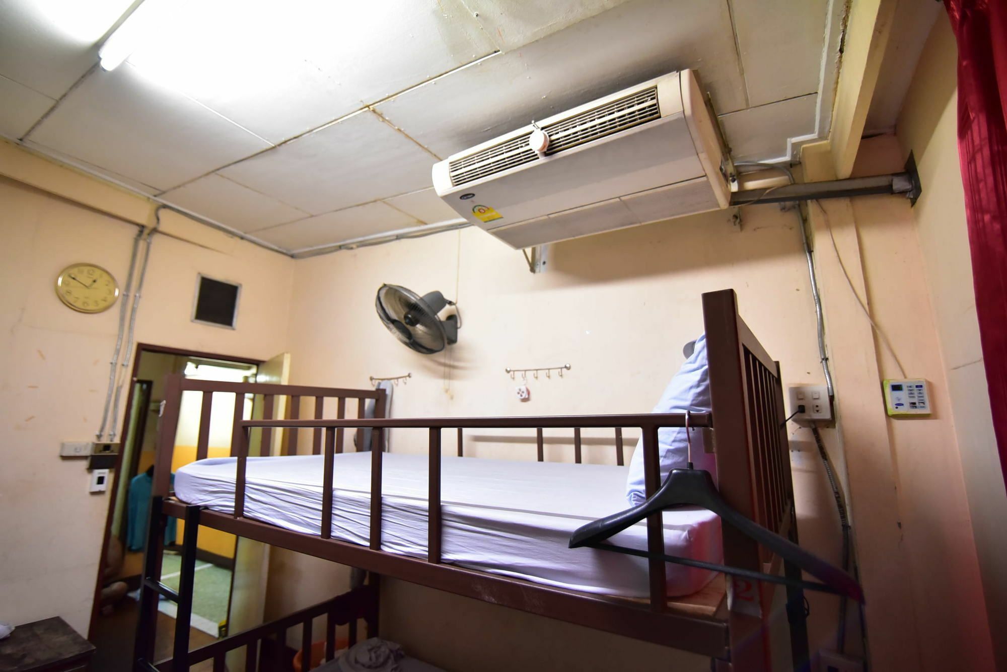 Khaosan Rainbow Hostel Bangkok Exterior photo